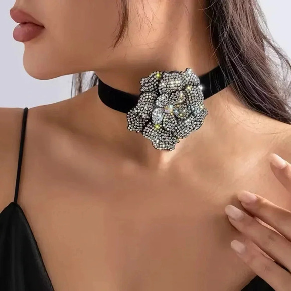 Rose Flower Full Rhinestone Crystal Choker - Picture 2 of 6